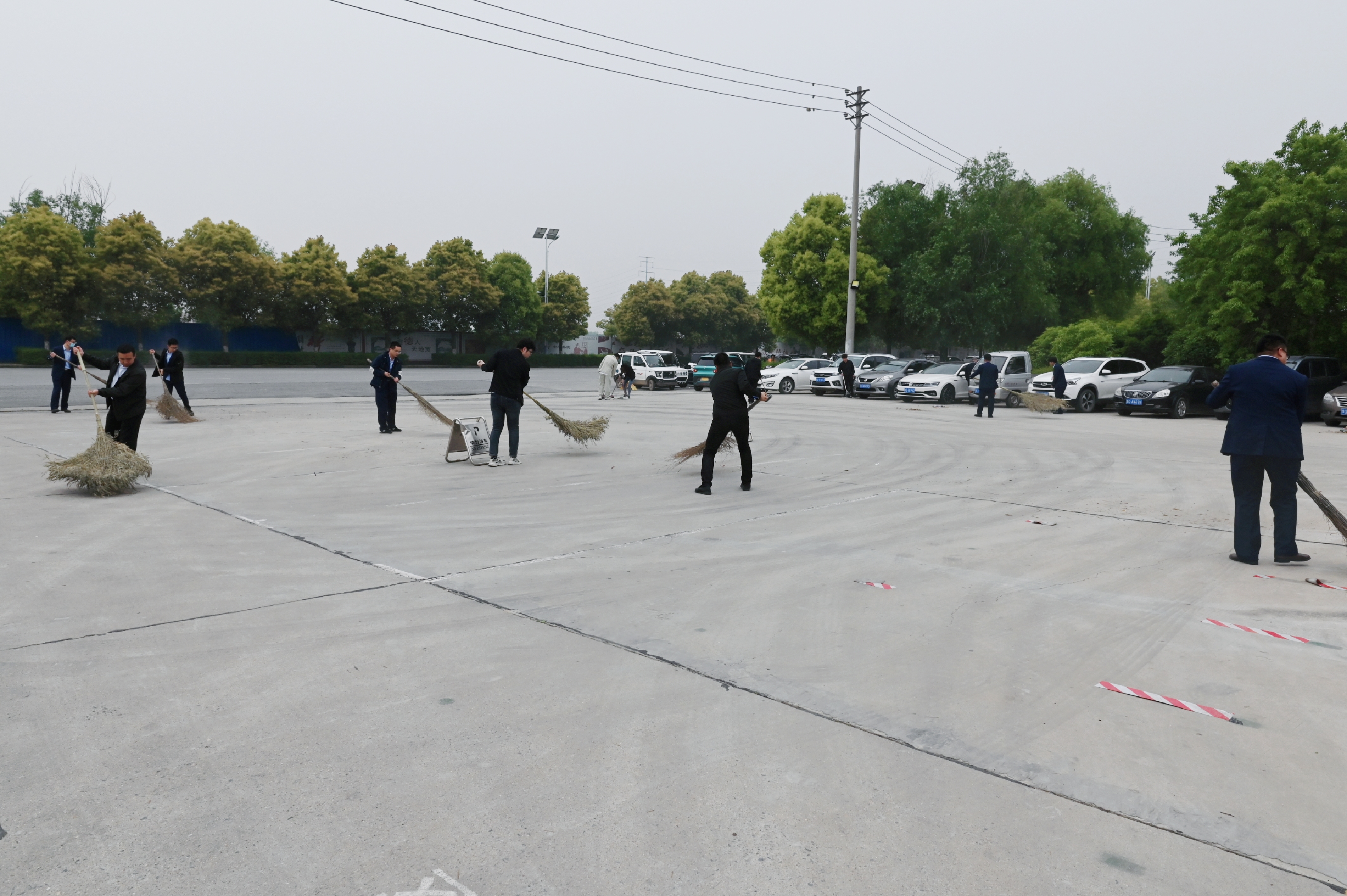 <b>乐鱼有限公司行义务劳动，担社会责任</b>